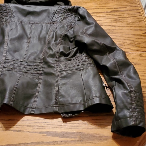 Hooded Jacket - Picture 6 of 6